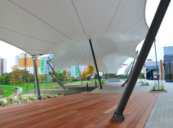 Terasy - reštaurácia a bar Petržalka City, Bratislava Serge Ferrari Précontraint 1002 S2 | Roszah stavby: 720m2